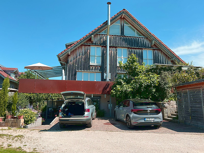 Parkplatz direkt vor der Ferienwohnung-Lodge...